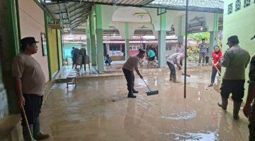 Turun Langsung! Kapolres Simalungun Tinjau Lokasi Banjir Pasar Bawah, Pastikan Bansos dan Dapur Umum Segera Didirikan